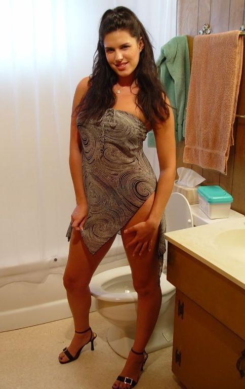 15P Hot brunette peeing