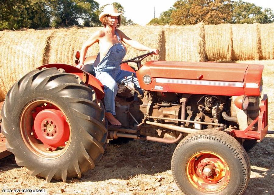 12P Big Titted Farmer's Daughter Deauxma Playing Behind The Barn