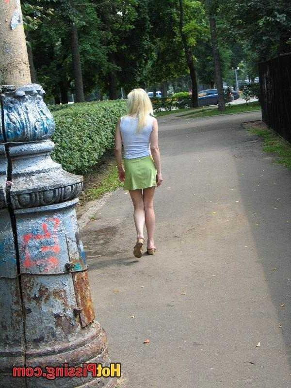 15P Blonde pissing outdoors