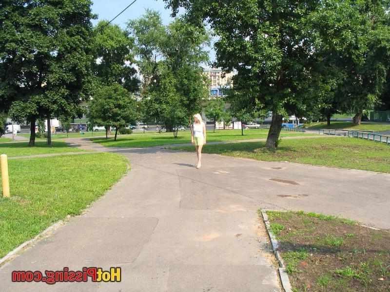 15P Blonde pissing outdoors
