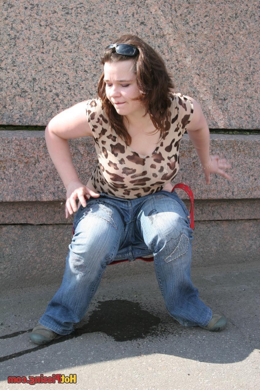 15P Boobiferous miss in jeans enjoys taking a piss in the summer street