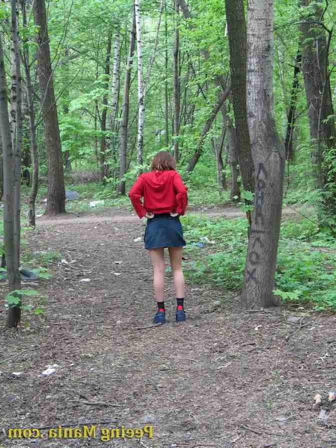 15P Slut peeing in the woods