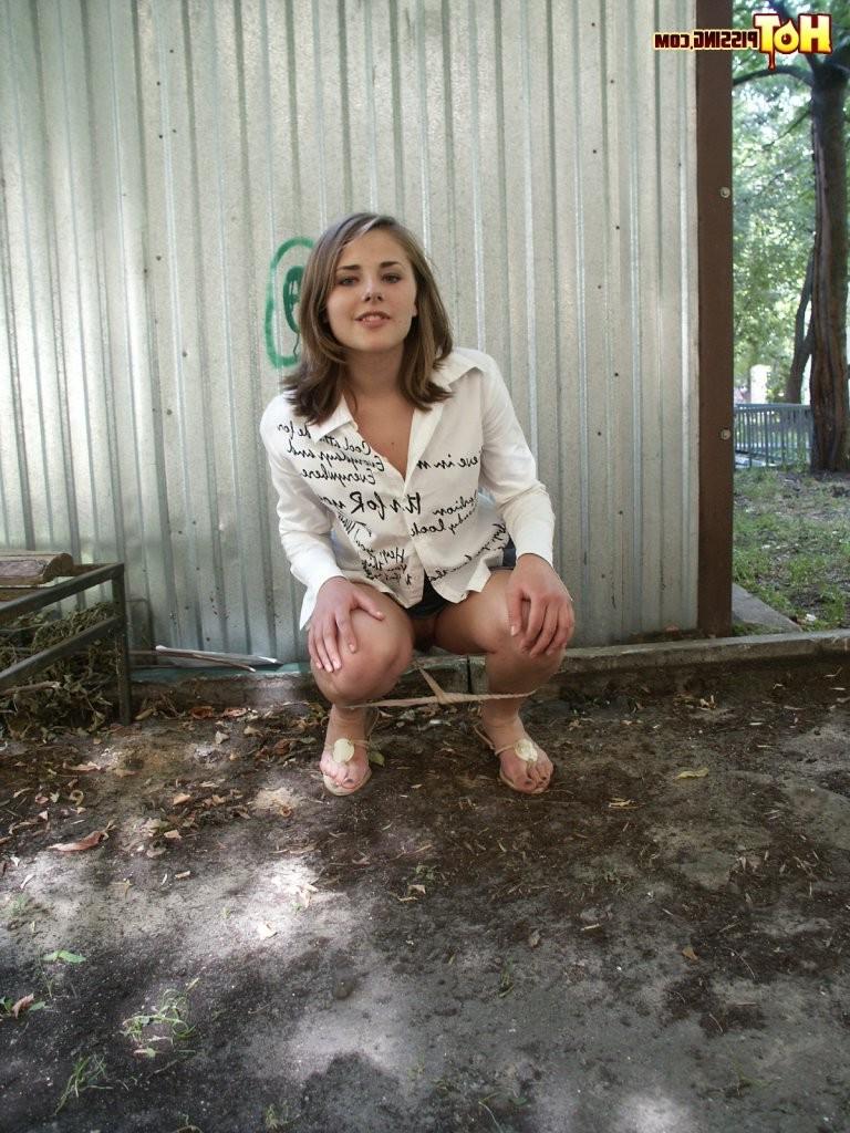 15P Sexy amateur teen pissing