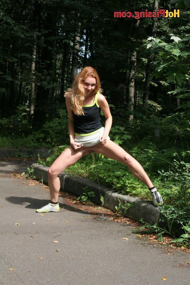 15P Hot amateur slut peeing