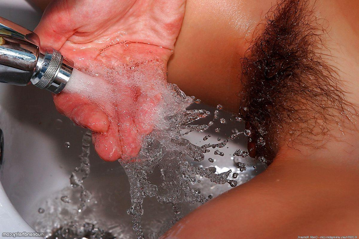 15P Hirsute amateur washing hairy unshaven pussy