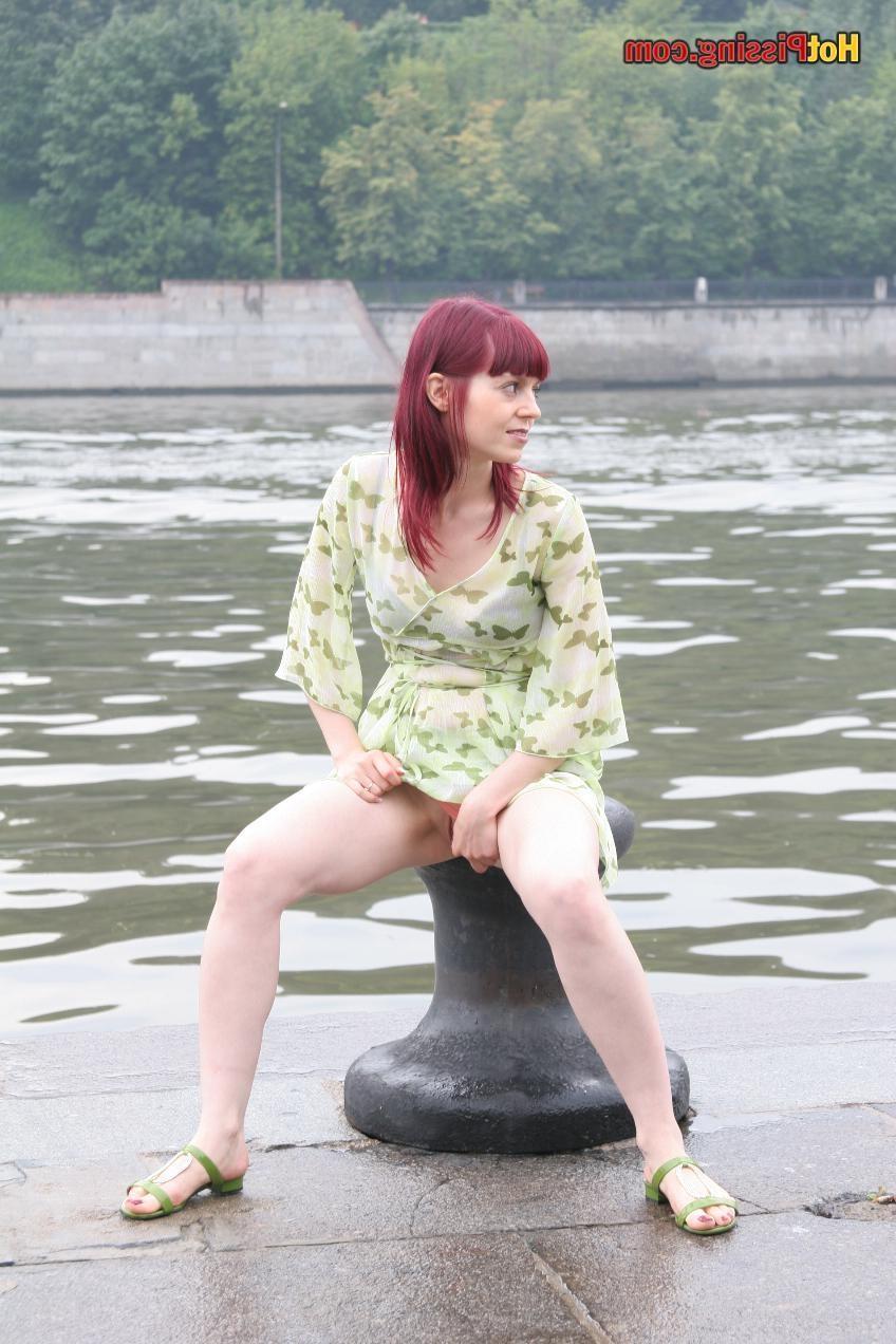 15P This babe sits on some cold metallic staff and lunching hot urine stream