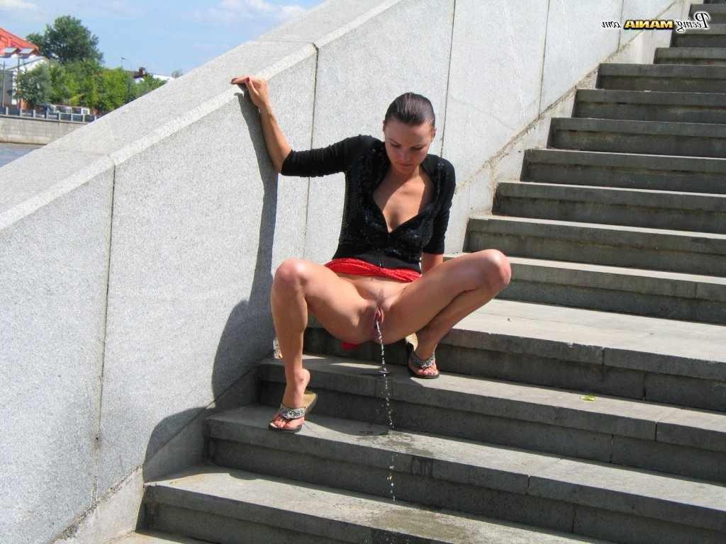 16P Hottie peeing outdoors on the steps