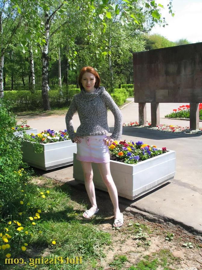 15P Girl gets daring enough to get squatted and start doing a pee outdoors