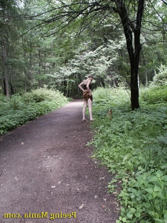 15P Thrilling spying on a miss getting squatted and doing a piss outdoors