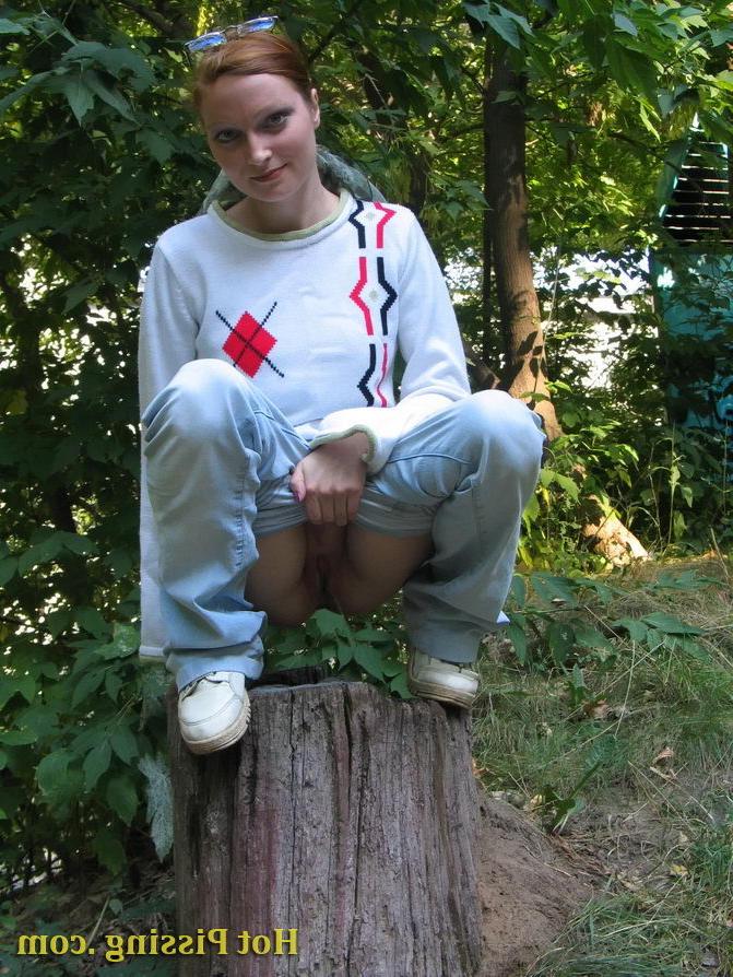 15P Amiable chickie climbs on a stub and starts doing a pee-wee selflessly