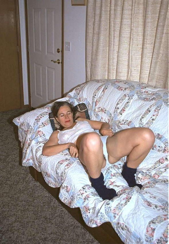 15P Wide spreading granny on the couch