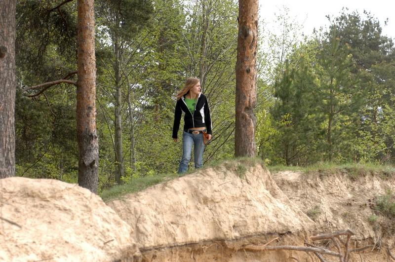 16P Girl takes off her pants and takes a piss outdoors