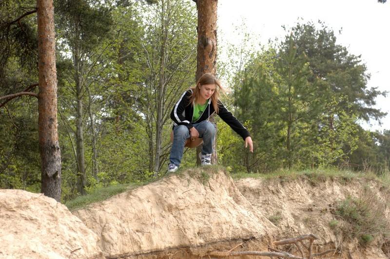 16P Girl takes off her pants and takes a piss outdoors