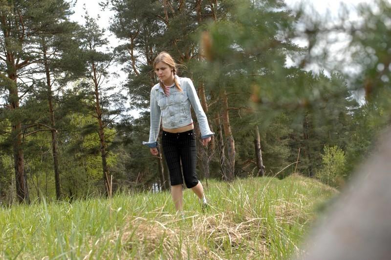 16P Teen gets filmed unknowingly while taking a piss in the woods
