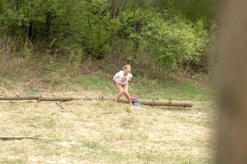 16P Nice ass blonde babe strips down and takes a piss outdoors