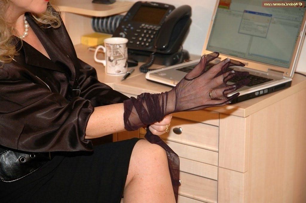 12P Secretary nylon Sue sucking and foot fucking cock