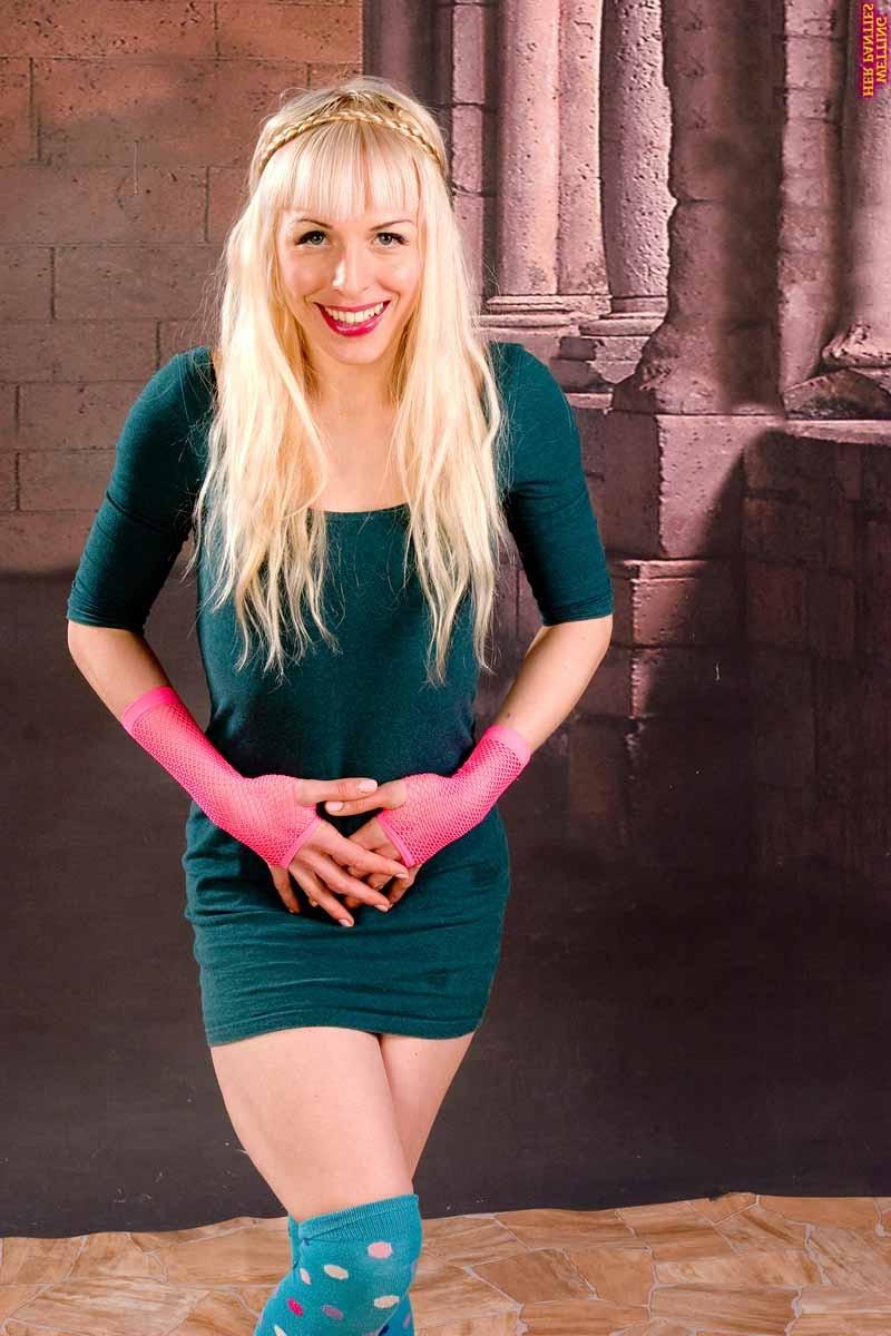 16P Blonde chick can not prevent peeing in her panties