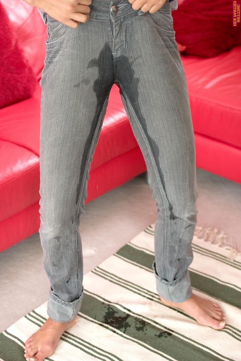 16P Peeing desperation with babe wetting her pink panties