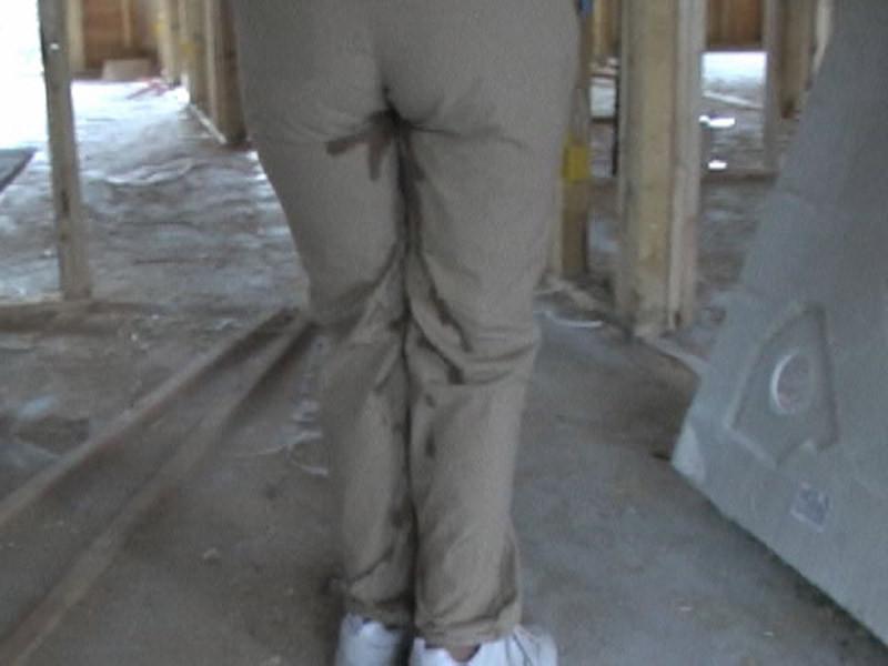 16P Hot  chick can not prevent peeing in her panties