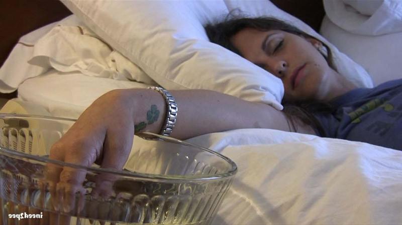 16P Teen chick peeing in her sleep