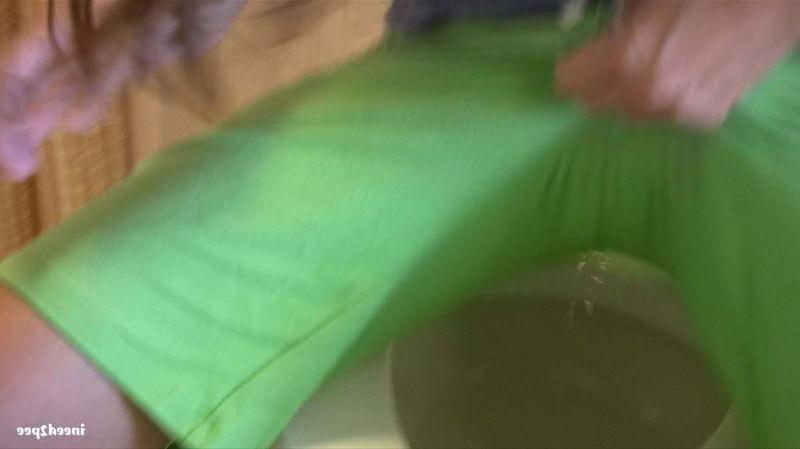 16P Teen chick peeing in her sleep