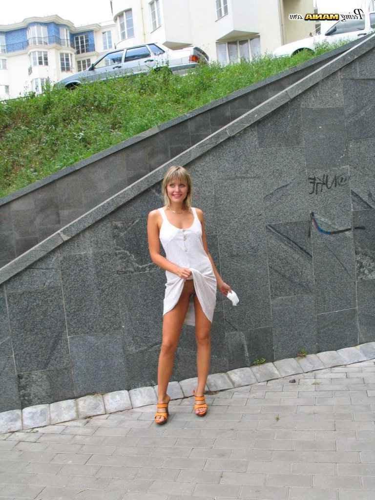 16P Sexy blonde peeing outdoors