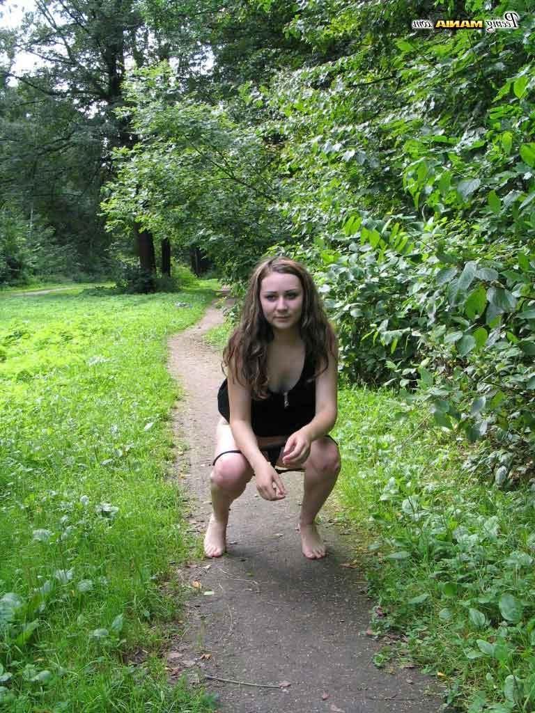 16P Cute girl peeing outdoors