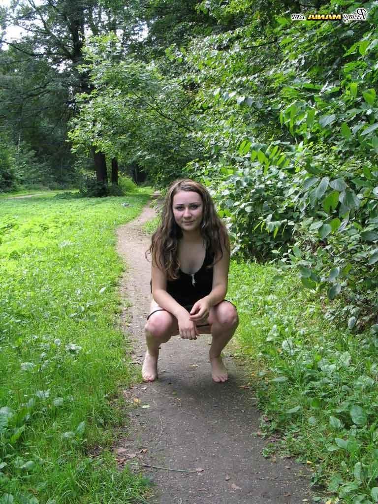 16P Cute girl peeing outdoors