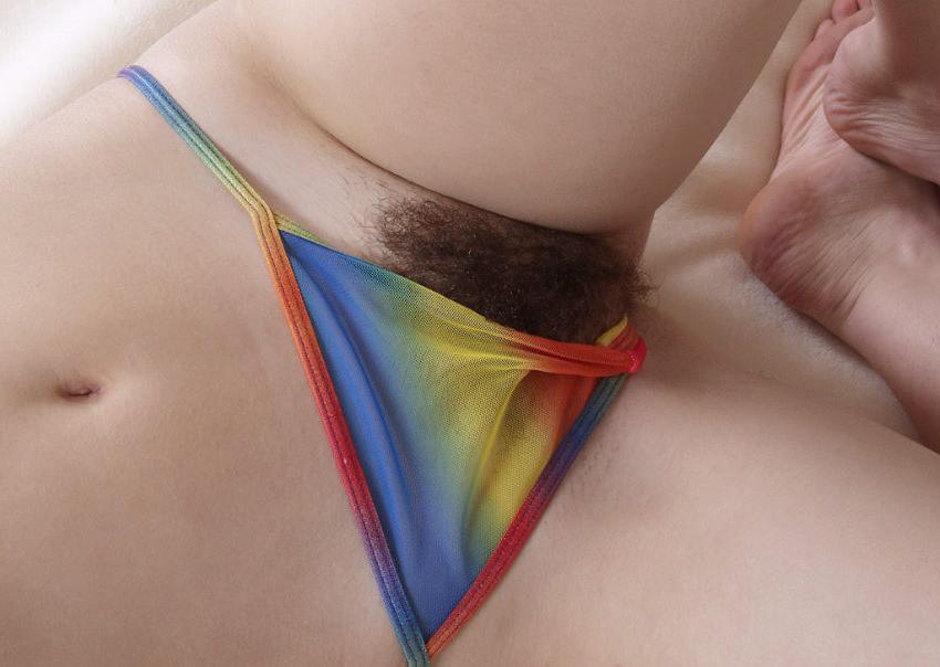 20P Lonely busty teen spreads hairy pit