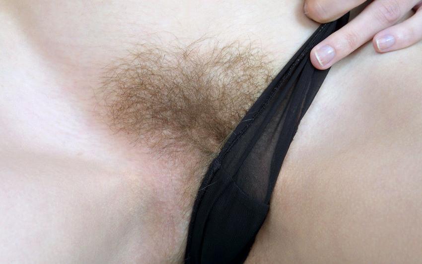 20P Hirsute blonde spreading in kitchen