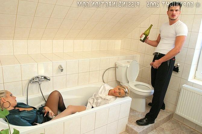 15P Yummy blondes in watersports groupsex