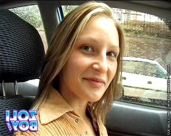 16P Liz Honey in a wild sucking and a pissing action