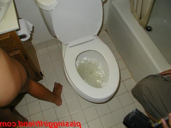 16P Wet pissing blonde girlfriend