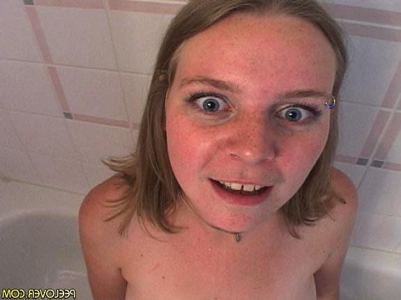15P Piss faced blonde toilet