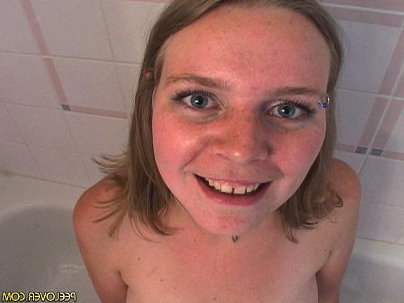 15P Piss faced blonde toilet