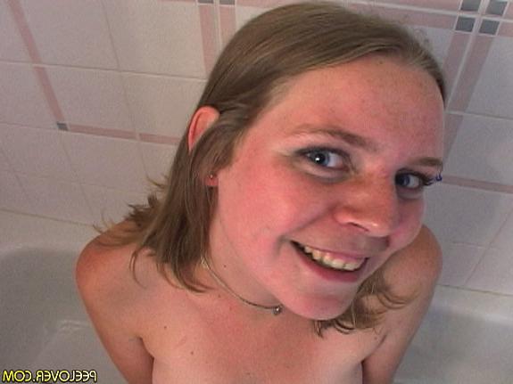 15P Piss faced blonde toilet