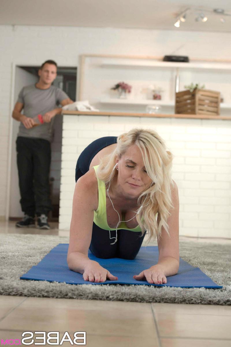 15P Lilly Peterson and Chrissy Fox share a stiff cock after yoga