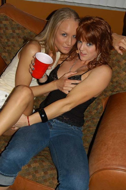 16P College drunk babes blowjob and group sex