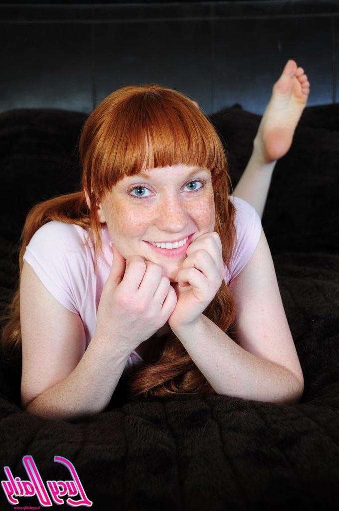 16P Big boob redhead in pigtails