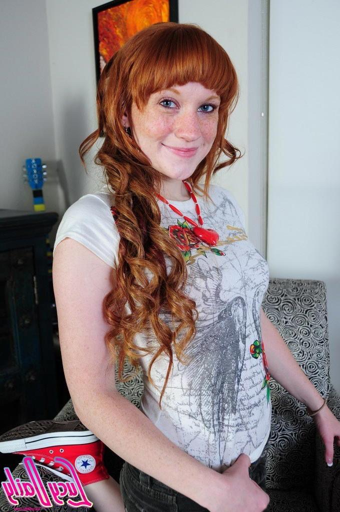 16P Pale redhead girl shows panties