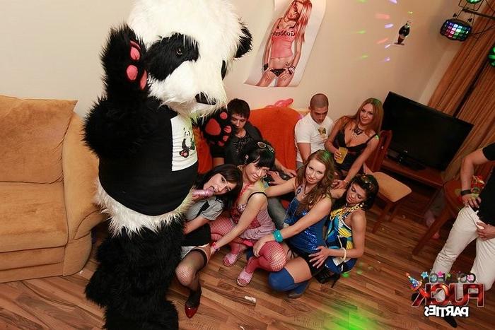8P wild student sex scenes from the best college fuck parties