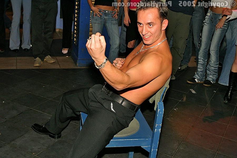 16P :: PARTY HARDCORE :: Hot bodied male strippers seduce girls in the private club