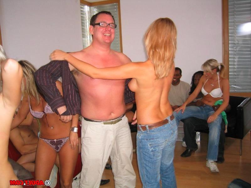 15P a couple of drunk blonde girls causing a party to go hardcore