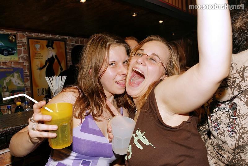 16P Drunk amateurs party