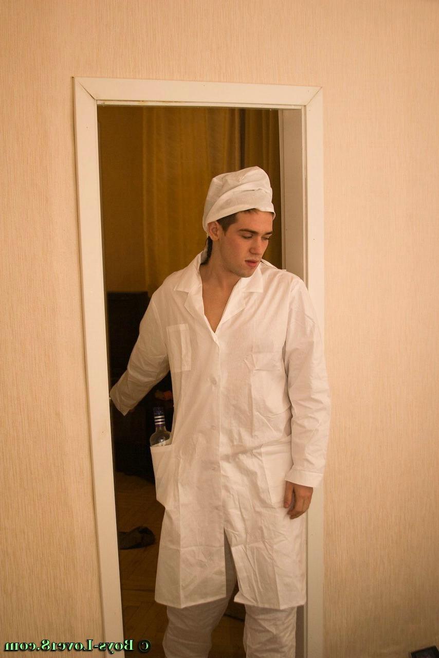 16P Hot twink amateurs play doctor in bed