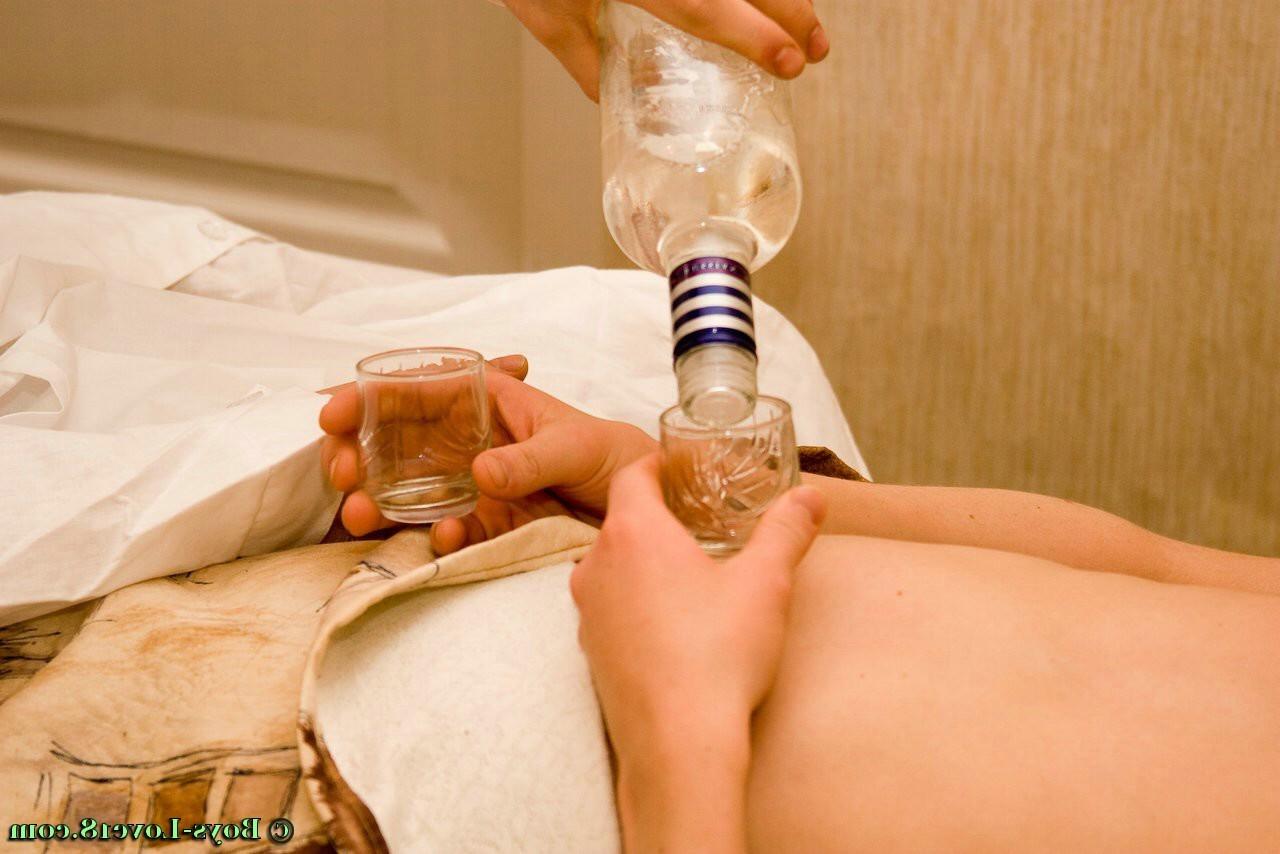 16P Hot twink amateurs play doctor in bed
