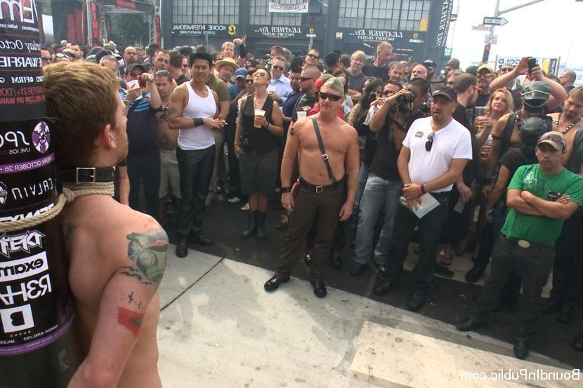 15P Naked Sebastian Keys is  free meat for thousands of people in public