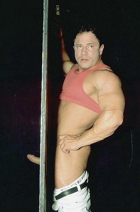 20P Muscles glory hole sucking and screwing and cumming in a dungeon