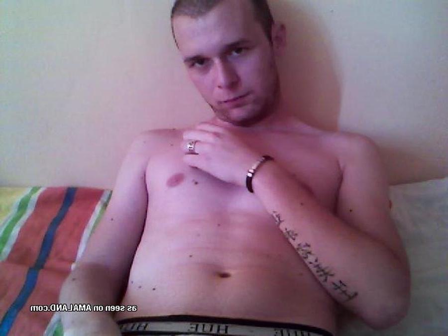 15P Sexy hunk self-shooting in the bedroom