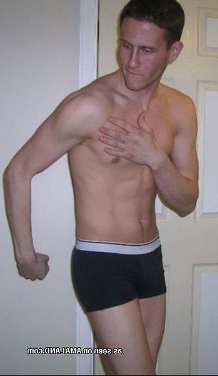 16P British twink camwhoring naked in the bedroom